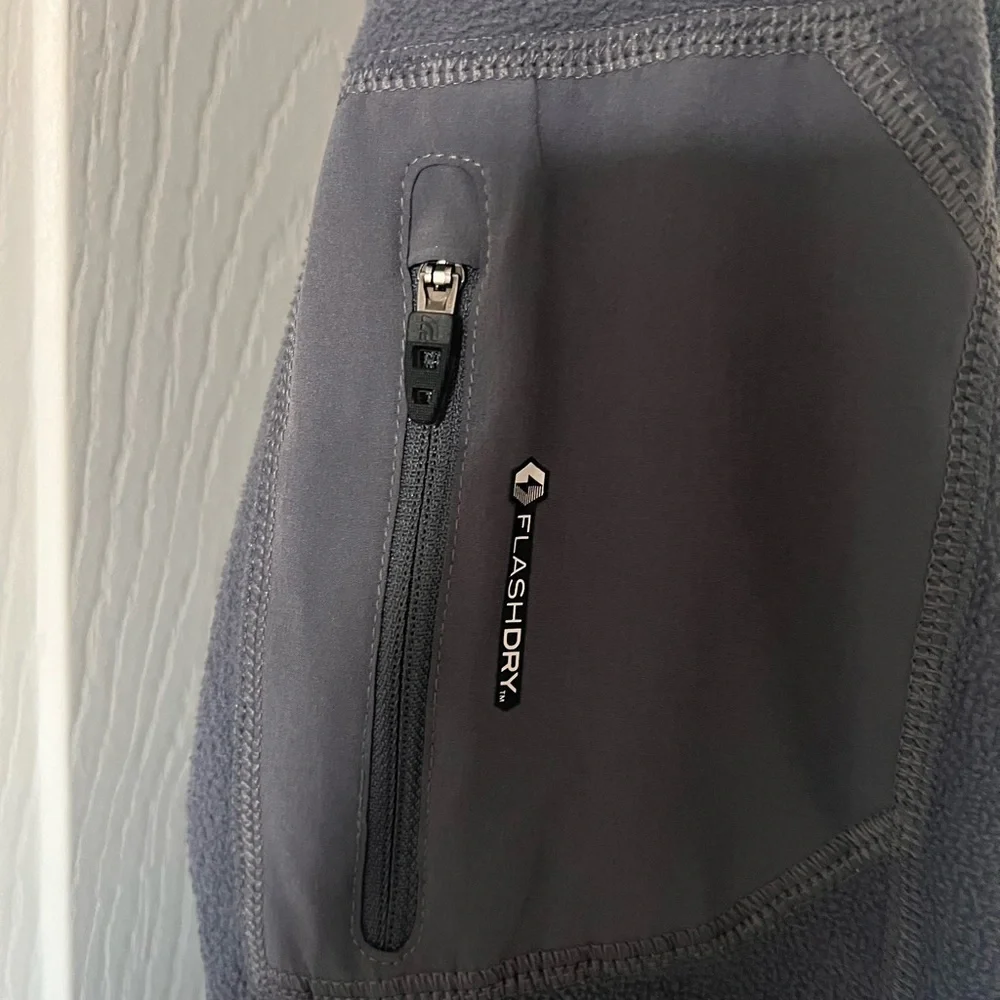 The North Face Men's Black Zip-Up Sweater.Sz/M